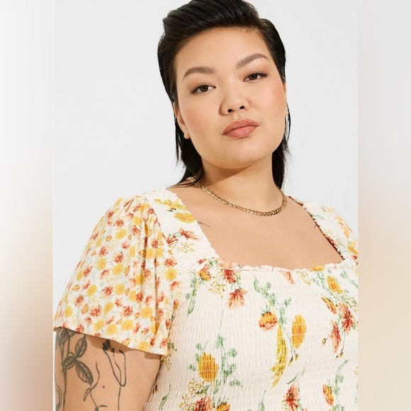 Torrid Floral Smocked Square Neck Flutter Sleeve Peplum Top - Picture 3 of 8